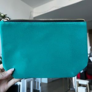 [NEW] Kiehl’s Velvet Green Cosmetic Pouch